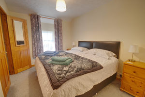 double bedroom self catering accommodation in snowdonia